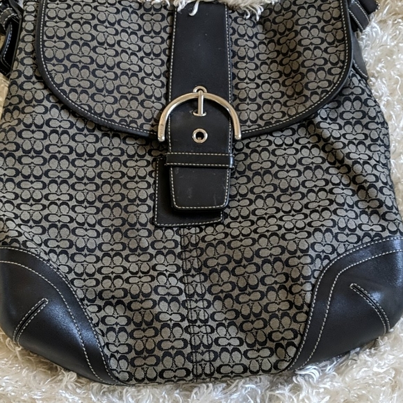 BEAUTIFUL Navy coach handbag - Picture 2 of 8